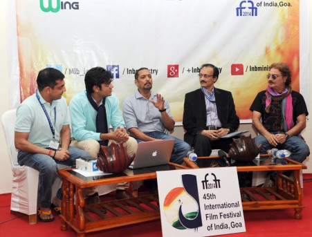 The Director, IFFI, Shri Shankar Mohan, Actors, Nana Patekar and Vinay Pathak, at Talkathon@IFFI discussion, during the 45th IFFI.